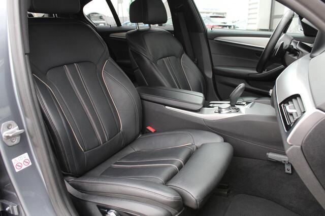 BMW 5-SERIE 540i High Executive / M Sport / Carplay / N.A.P.