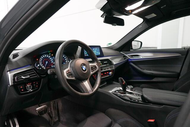 BMW 5-SERIE 530e M-Sport | Schuifdak | Hifi | Camera