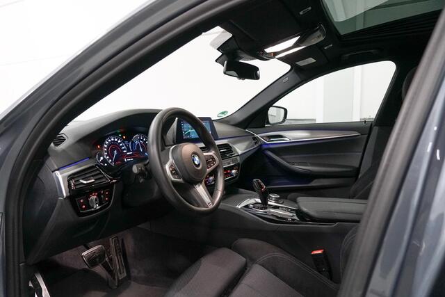 BMW 5-SERIE 530e M-Sport | Schuifdak | Hifi | Camera