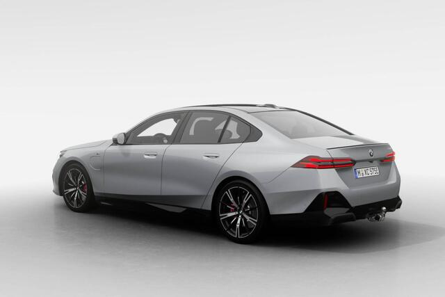 BMW 5-SERIE Sedan 530e M Sport Edition | M Sport Pro | Innovation Pack | Travel Pack | Comfort Pack