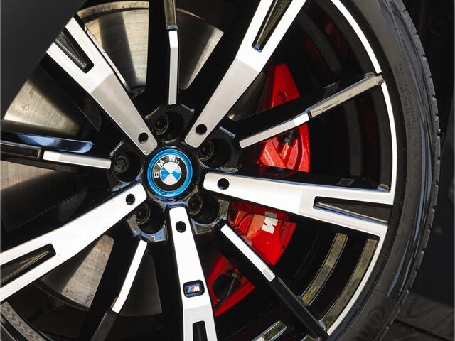 BMW 5-SERIE Touring 550e xDrive M-Sport Pro - Pano - Onderstel Prof - Stoelventilatie - Head-up