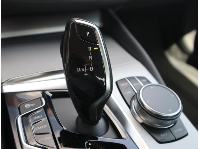 BMW 5-SERIE 520i Executive / 52.000 KM!