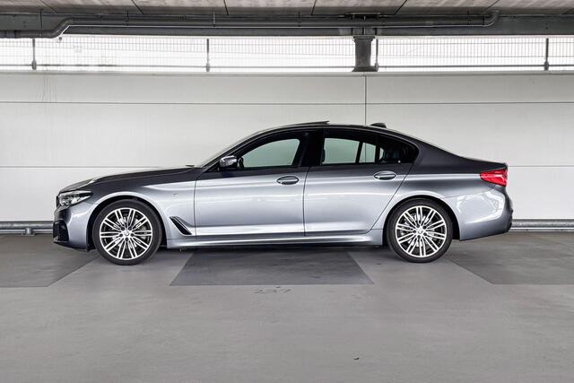 BMW 5-SERIE Sedan 520i High Executive M-Sport