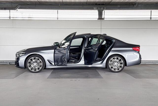 BMW 5-SERIE Sedan 520i High Executive M-Sport