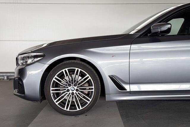 BMW 5-SERIE Sedan 520i High Executive M-Sport