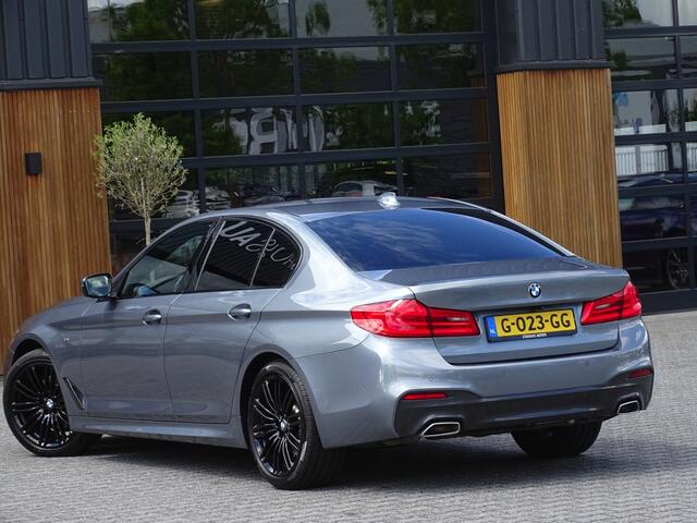 BMW 5-SERIE 520i TwinTurbo 183PK High Ex. Ed. / LCI / M-pakket / LED *NAP*