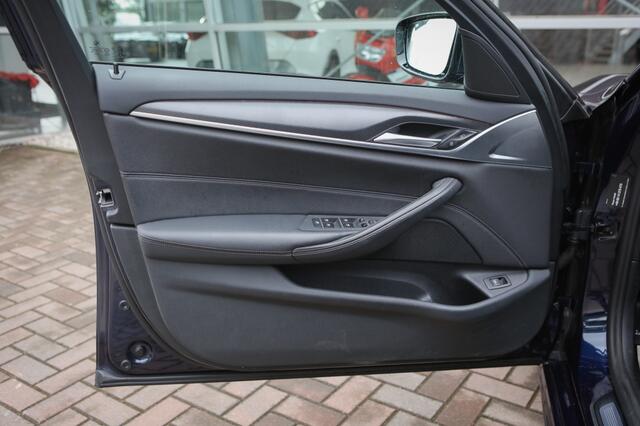 BMW 5-SERIE 530d Xdrive M-Sport | Facelift | HUD | LASER | PANO