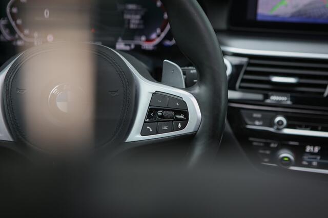 BMW 5-SERIE 530d Xdrive M-Sport | Facelift | HUD | LASER | PANO