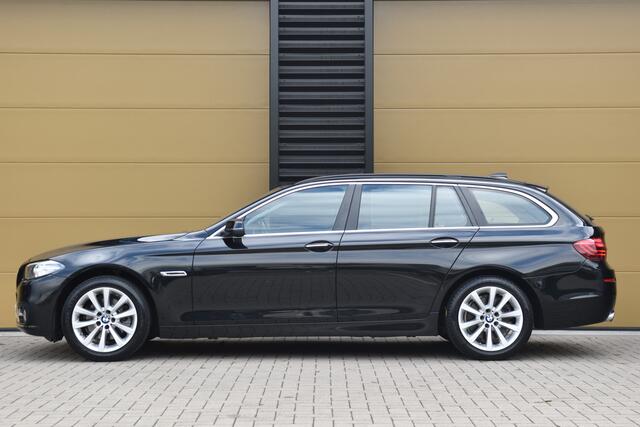 BMW 5-SERIE Touring 520i Executive * Panorama dak * Trekhaak * HIFI * Leder * Keyless entry *