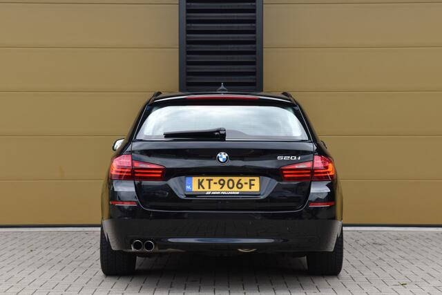 BMW 5-SERIE Touring 520i Executive * Panorama dak * Trekhaak * HIFI * Leder * Keyless entry *