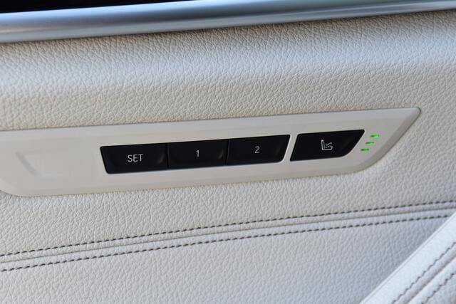 BMW 5-SERIE Touring 520i High Executive * Massage stoelen * Trekhaak * Stoelventilatie * Panorama dak * Leder * LED *