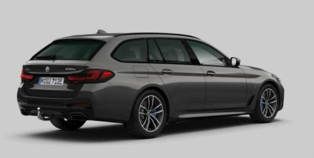 BMW 5-SERIE Touring 530e xDrive High Executive M Sport - Trekhaak - Panoramadak - Getinte ruiten - Comfort Access - Parking Assistant - Head up - Harman Kardon - Stoelventilatie - verwarmde voorstoelen -