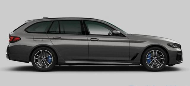 BMW 5-SERIE Touring 530e xDrive High Executive M Sport - Trekhaak - Panoramadak - Getinte ruiten - Comfort Access - Parking Assistant - Head up - Harman Kardon - Stoelventilatie - verwarmde voorstoelen -