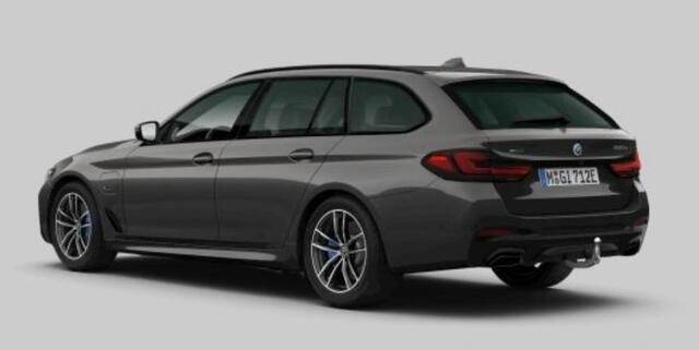 BMW 5-SERIE Touring 530e xDrive High Executive M Sport - Trekhaak - Panoramadak - Getinte ruiten - Comfort Access - Parking Assistant - Head up - Harman Kardon - Stoelventilatie - verwarmde voorstoelen -