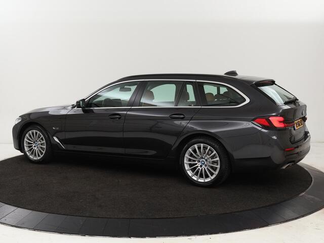 BMW 5-SERIE 530e Business Edition Plus | LaserLight | Leder | Stoelverwarming | Carplay | Live Cockpit | Navigatie | Memory | Parkeerhulp | Climate control