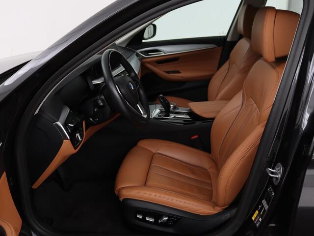 BMW 5-SERIE 530e Business Edition Plus | LaserLight | Leder | Stoelverwarming | Carplay | Live Cockpit | Navigatie | Memory | Parkeerhulp | Climate control