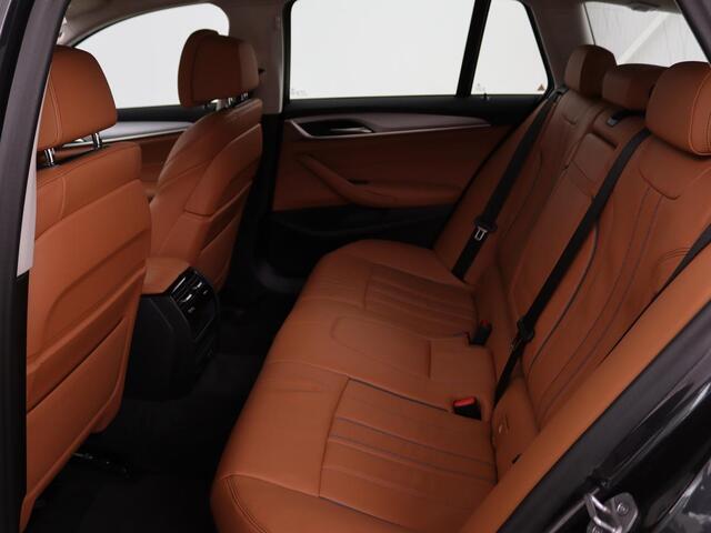 BMW 5-SERIE 530e Business Edition Plus | LaserLight | Leder | Stoelverwarming | Carplay | Live Cockpit | Navigatie | Memory | Parkeerhulp | Climate control