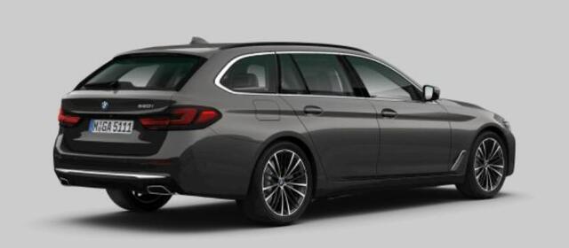 BMW 5-SERIE Touring 520i High Executive Edition Luxury Line - Panoramadak - Parking/Driving Assistant - Head up - Comfort Acces - Active protection - Hifi - Stuurwielrand verwarming - Verwarmde voorstoelen - Comfortstoelen voor -