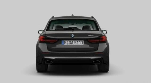 BMW 5-SERIE Touring 520i High Executive Edition Luxury Line - Panoramadak - Parking/Driving Assistant - Head up - Comfort Acces - Active protection - Hifi - Stuurwielrand verwarming - Verwarmde voorstoelen - Comfortstoelen voor -