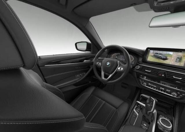 BMW 5-SERIE Touring 520i High Executive Edition Luxury Line - Panoramadak - Parking/Driving Assistant - Head up - Comfort Acces - Active protection - Hifi - Stuurwielrand verwarming - Verwarmde voorstoelen - Comfortstoelen voor -