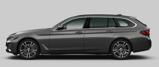 BMW 5-SERIE Touring 520i High Executive Edition Luxury Line - Panoramadak - Parking/Driving Assistant - Head up - Comfort Acces - Active protection - Hifi - Stuurwielrand verwarming - Verwarmde voorstoelen - Comfortstoelen voor -