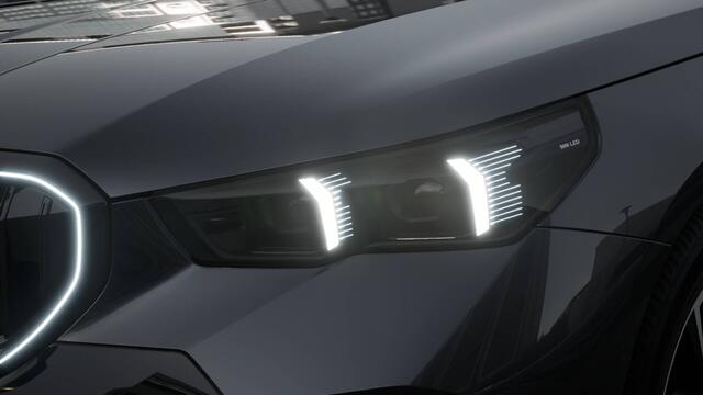 BMW 5-SERIE Touring 530e M Sport Automaat / Panoramadak / Trekhaak / Adaptieve LED / Comfort Access / Stoelventilatie / M Sportonderstel / Parking Assistant Plus