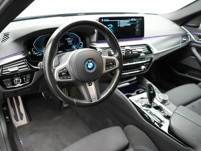 BMW 5-SERIE 530e M Sport LCI Plug In Hybrid | PHEV | Harman Kardon | Carplay | Sfeerverlichting | Electrische Alcantara Sportstoelen | Stuur/Stoel Verwarming |