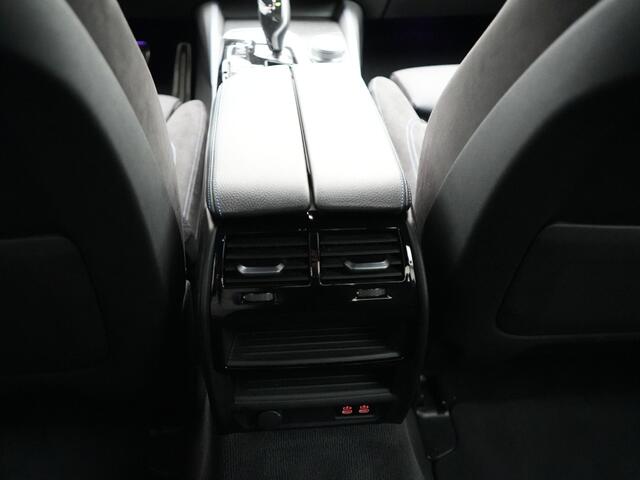 BMW 5-SERIE 530e M Sport LCI Plug In Hybrid | PHEV | Harman Kardon | Carplay | Sfeerverlichting | Electrische Alcantara Sportstoelen | Stuur/Stoel Verwarming |