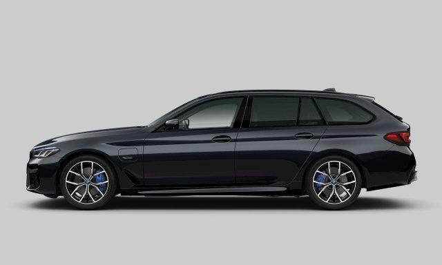 BMW 5-SERIE Touring 530e M-Sport | Panoramadak | Stoelventilatie | CoPilot | Head Up | Elektr. Trekhaak
