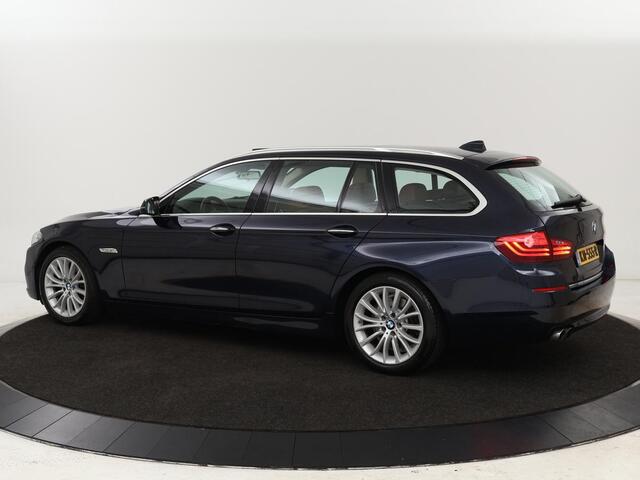 BMW 5-SERIE 520i Luxury Edition | Panoramadak | Leder | Stoelverwarming | Navigatie | Xenon | Memory | Parkeerhulp | Climate control