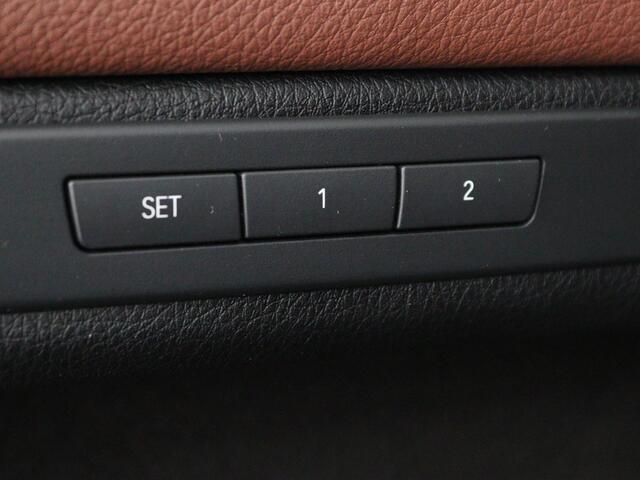 BMW 5-SERIE 520i Luxury Edition | Panoramadak | Leder | Stoelverwarming | Navigatie | Xenon | Memory | Parkeerhulp | Climate control