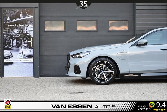 BMW 5-SERIE 530e M Sport Edition Panorama Dak 360-Camera H&K Head-Up Keyless Memory!