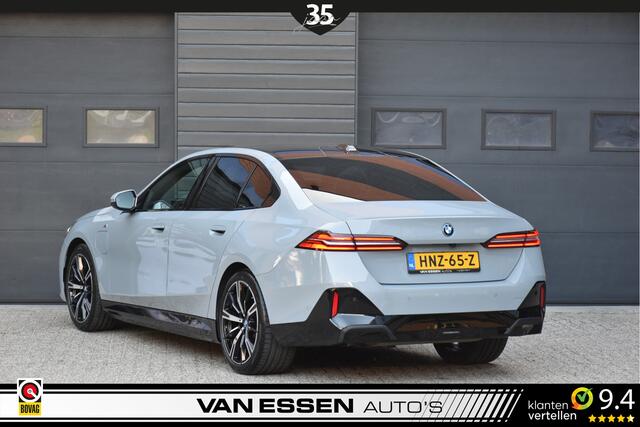 BMW 5-SERIE 530e M Sport Edition Panorama Dak 360-Camera H&K Head-Up Keyless Memory!