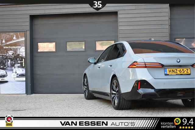 BMW 5-SERIE 530e M Sport Edition Panorama Dak 360-Camera H&K Head-Up Keyless Memory!
