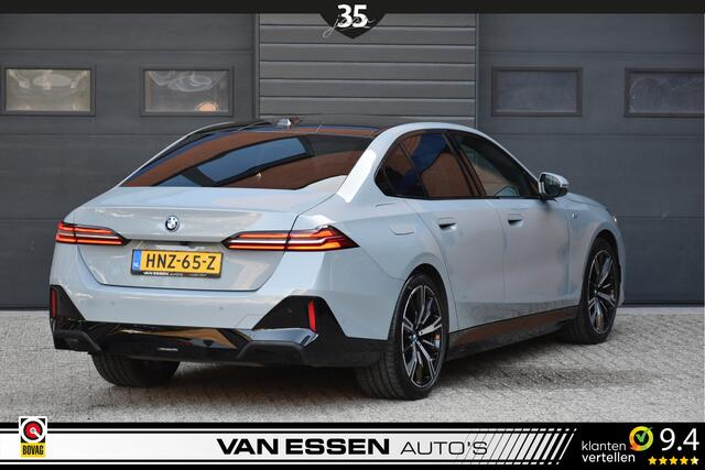 BMW 5-SERIE 530e M Sport Edition Panorama Dak 360-Camera H&K Head-Up Keyless Memory!