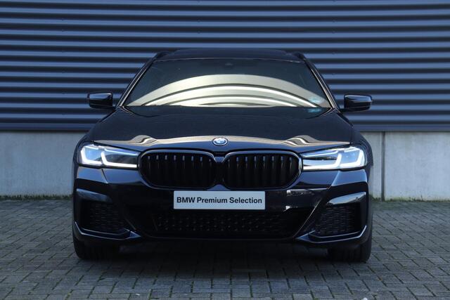 BMW 5-SERIE Touring 530e | High Executive | M Sportpakket | Panodak | Trekhaak | HiFi | Laserlight | Comfort Access | Head-Up | Parking Assistant | Driving Assistant | 19''LMV