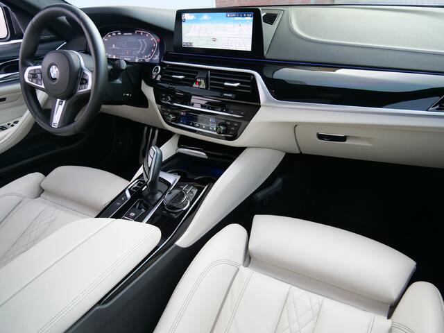 BMW 5-SERIE M550i 530pk xDrive High Executive Automaat Laser / Individual leder / Harman Kardon / Schuifdak