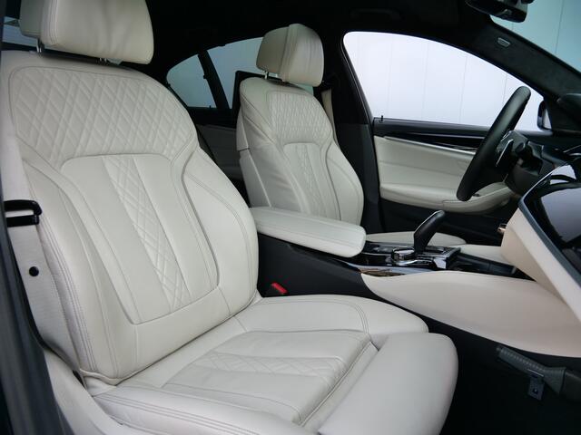 BMW 5-SERIE M550i 530pk xDrive High Executive Automaat Laser / Individual leder / Harman Kardon / Schuifdak
