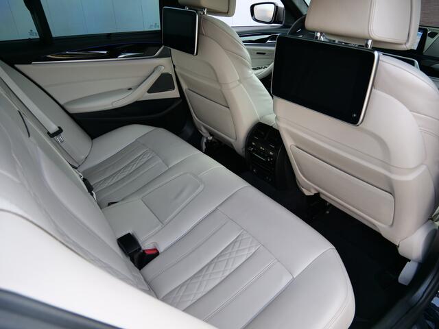 BMW 5-SERIE M550i 530pk xDrive High Executive Automaat Laser / Individual leder / Harman Kardon / Schuifdak