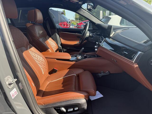 BMW 5-SERIE 530e iPerformance High Executive / Schuifdak / 360Camera / Head-up / 20'' / Volleder / Harman Kardon / Keyless / Navigatie / Stoelventilatie / Stuurverwarming / Dodehoek / ACC