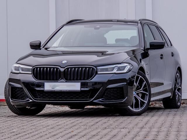 BMW 5-SERIE Touring 530e M-SPORT ** LASER, LEDER, PANORAMA, TREKH, HuD, HiFi, ALARM ** ¤ 33.500,= onder NP - Ex BMW-AG **