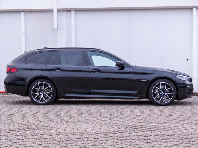BMW 5-SERIE Touring 530e M-SPORT ** LASER, LEDER, PANORAMA, TREKH, HuD, HiFi, ALARM ** ¤ 33.500,= onder NP - Ex BMW-AG **
