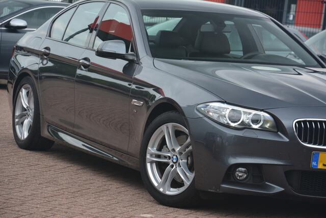 BMW 5-SERIE 520i M Sport Edition High Executive | Navigatie | Memory seats | Virtual cockpit | NL auto!! | Keurige 5-serie, dealer onderhouden en origineel Nederlands geleverd!!