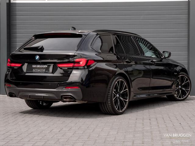 BMW 5-SERIE Touring 530e M-Sport Pano Laser BTW Head-up 20" ACC Leer