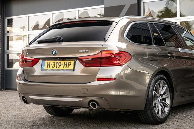 BMW 5-SERIE 530 530i xDrive High Executive | Panorama | Leder | Apple CarPlay | HIFI | Trekhaak | Adapt. Led |