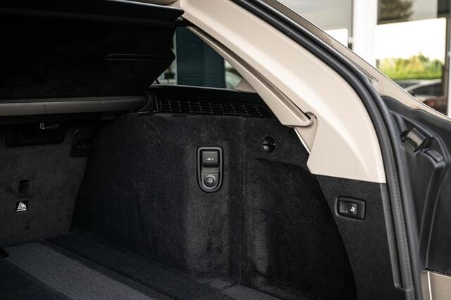 BMW 5-SERIE 530 530i xDrive High Executive | Panorama | Leder | Apple CarPlay | HIFI | Trekhaak | Adapt. Led |