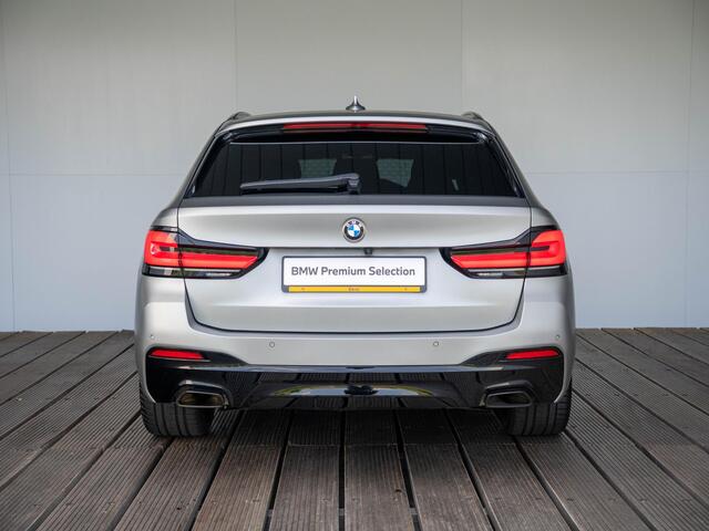 BMW 5-SERIE Touring 540i xDrive | High Executive | M Sportpakket | Verwarmd Stuurwiel | Comfort Access | Panoramadak | Stoelverwarming | Head-Up Display | Harman Kardon