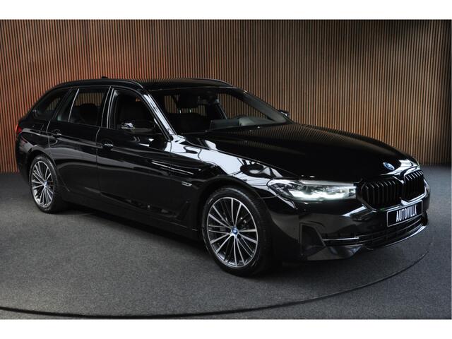 BMW 5-SERIE Touring 530e xDrive Navi Elektr. achterklep PDC Camera Carplay Virtual Elektr. uitklapbare trekhaak LED Stoelverwarming DAB Climate (3-zone) LM velgen BTW auto