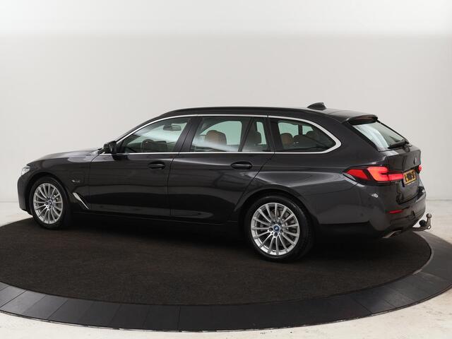 BMW 5-SERIE 530e Business Edition Plus | Laser LED | Head-Up | Leder | Stoelverwarming | Trekhaak | Camera | Park Assist | Carplay | Navigatie | Memory | Live Cockpit