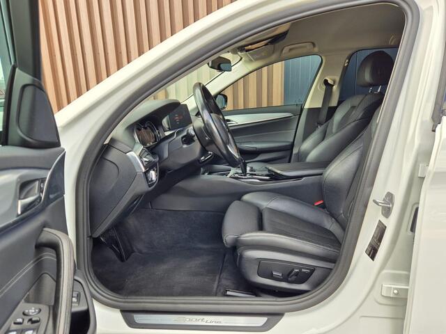 BMW 5-SERIE Touring 520i High Executive | Camera | Trekhaak | 20 inch | Elek. achterklep